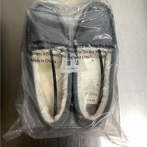 Women's Gemma Moccasin Slippers, House Shoe - Stars Above Size 7 Brand New